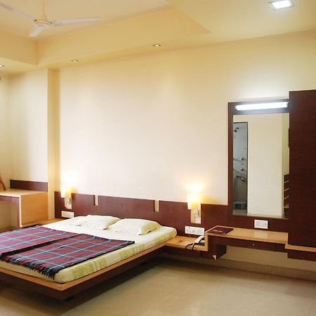 Hotel Lake View Satara Exterior foto